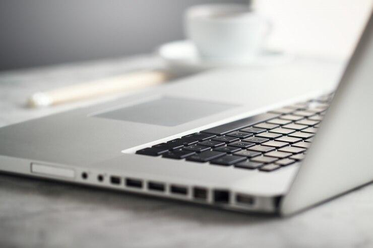 Conserto de Tela de Notebook: Guia Completo
